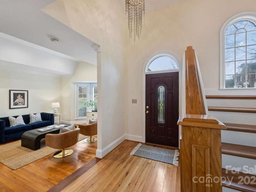 8000 Greencastle Drive, Charlotte, NC 28210.  MLS# CAR4223017, YatesRealty ID 16081. Front foyer | Formal Living Room