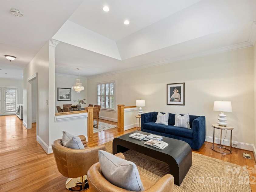 8000 Greencastle Drive, Charlotte, NC 28210.  MLS# CAR4223017, YatesRealty ID 16081. Great entertaining space