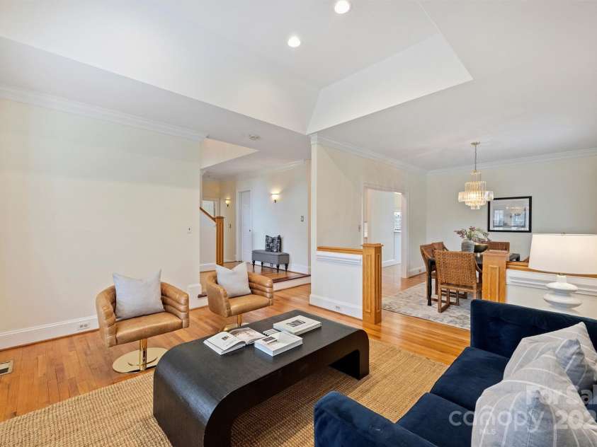 8000 Greencastle Drive, Charlotte, NC 28210.  MLS# CAR4223017, YatesRealty ID 16081. Living Room open to Dining Room
