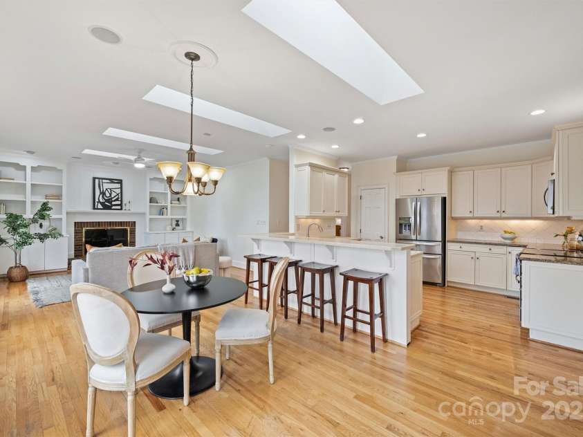 8000 Greencastle Drive, Charlotte, NC 28210.  MLS# CAR4223017, YatesRealty ID 16081. Open Layout