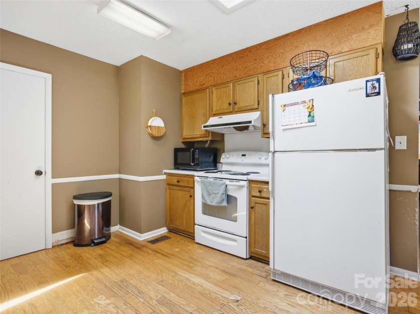 450 Washington Street, Forest City, NC 28043.  MLS# CAR4374908, YatesRealty ID 16082. 