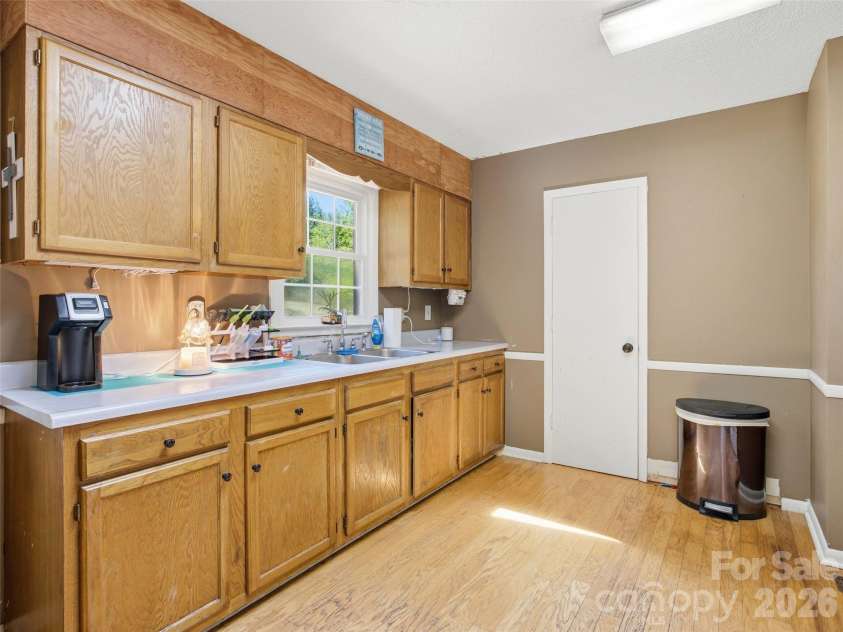 450 Washington Street, Forest City, NC 28043.  MLS# CAR4374908, YatesRealty ID 16082. 