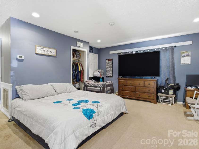 450 Washington Street, Forest City, NC 28043.  MLS# CAR4374908, YatesRealty ID 16082. 