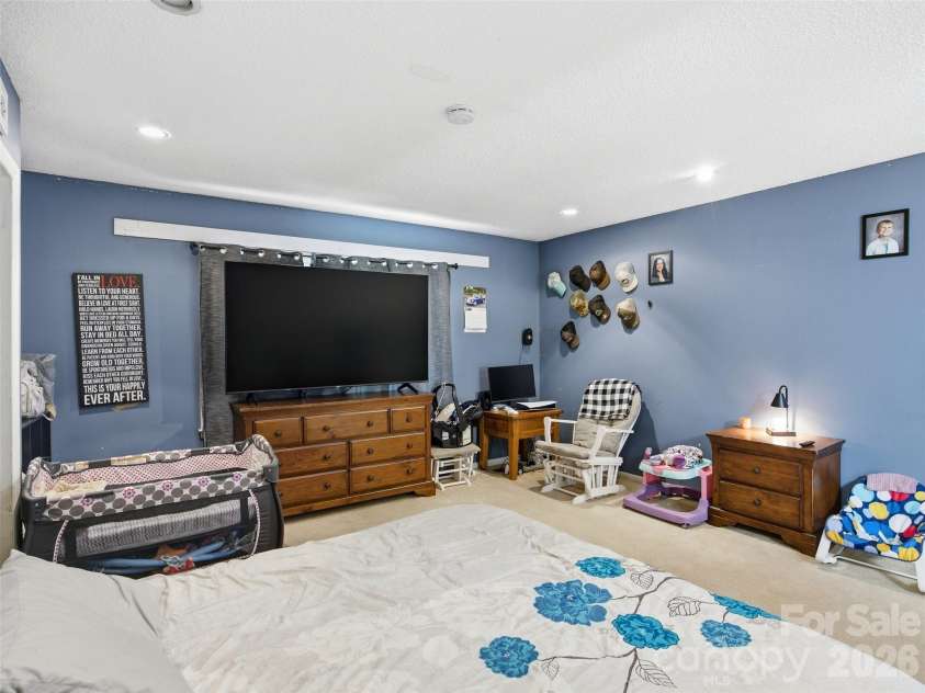 450 Washington Street, Forest City, NC 28043.  MLS# CAR4374908, YatesRealty ID 16082. 