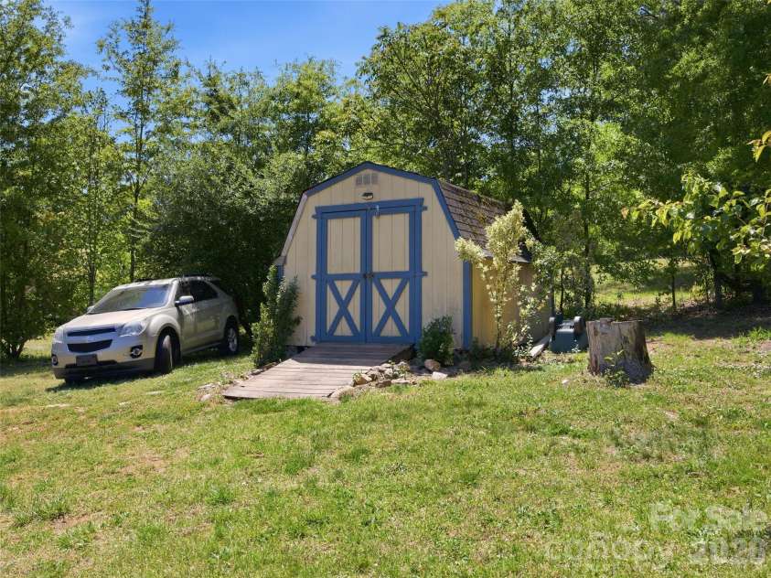 450 Washington Street, Forest City, NC 28043.  MLS# CAR4374908, YatesRealty ID 16082. 