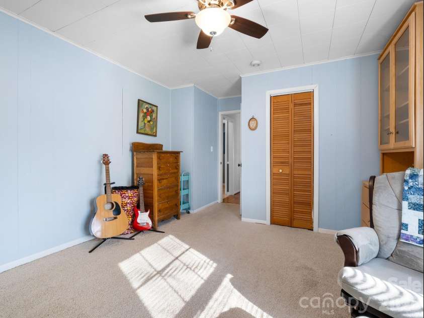 1409 Thea Drive, Shelby, NC 28150.  MLS# CAR4346198, YatesRealty ID 16083. 