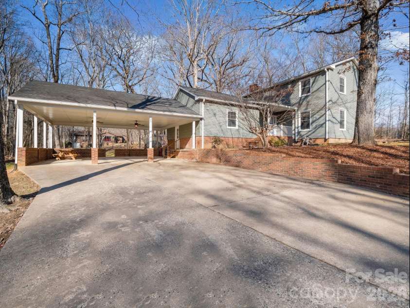 1409 Thea Drive, Shelby, NC 28150.  MLS# CAR4346198, YatesRealty ID 16083. 