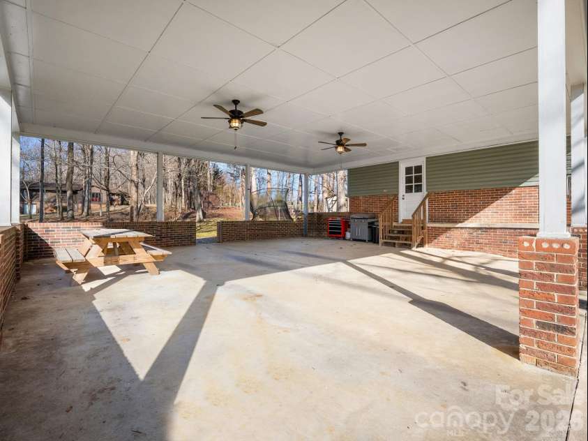 1409 Thea Drive, Shelby, NC 28150.  MLS# CAR4346198, YatesRealty ID 16083. 