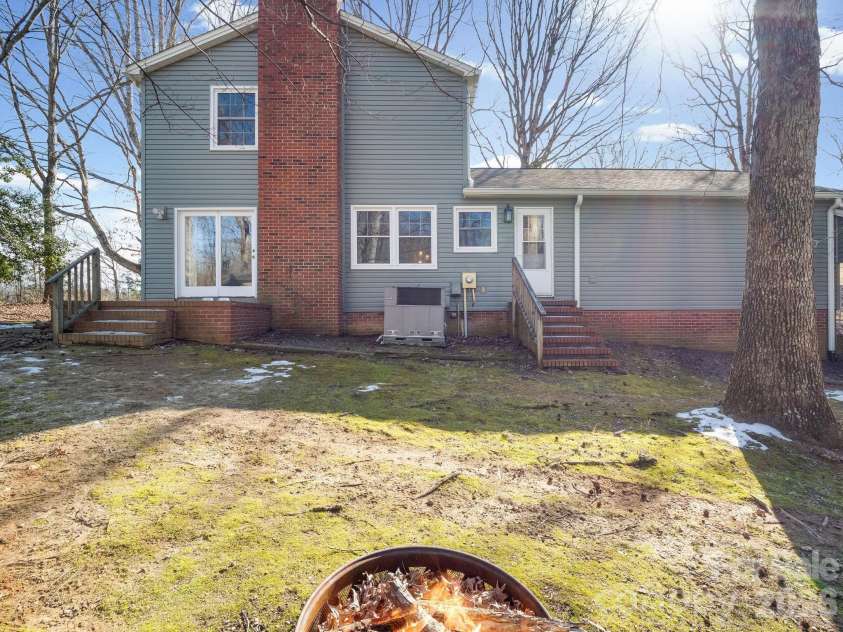 1409 Thea Drive, Shelby, NC 28150.  MLS# CAR4346198, YatesRealty ID 16083. 