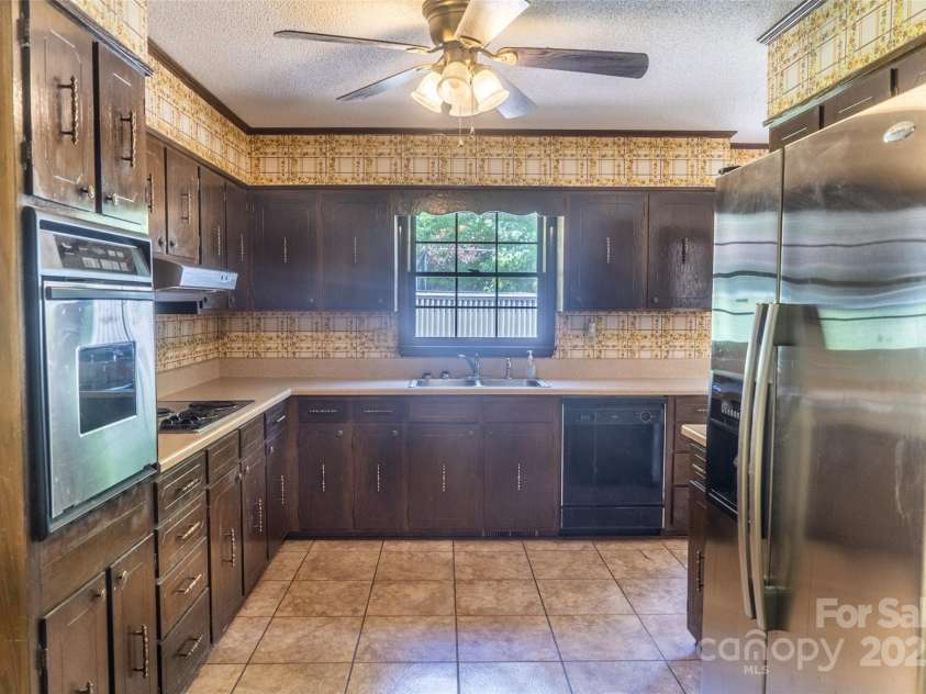 168 Honeysuckle Drive, Rutherfordton, NC 28139.  MLS# CAR4263778, YatesRealty ID 16084. Kitchen