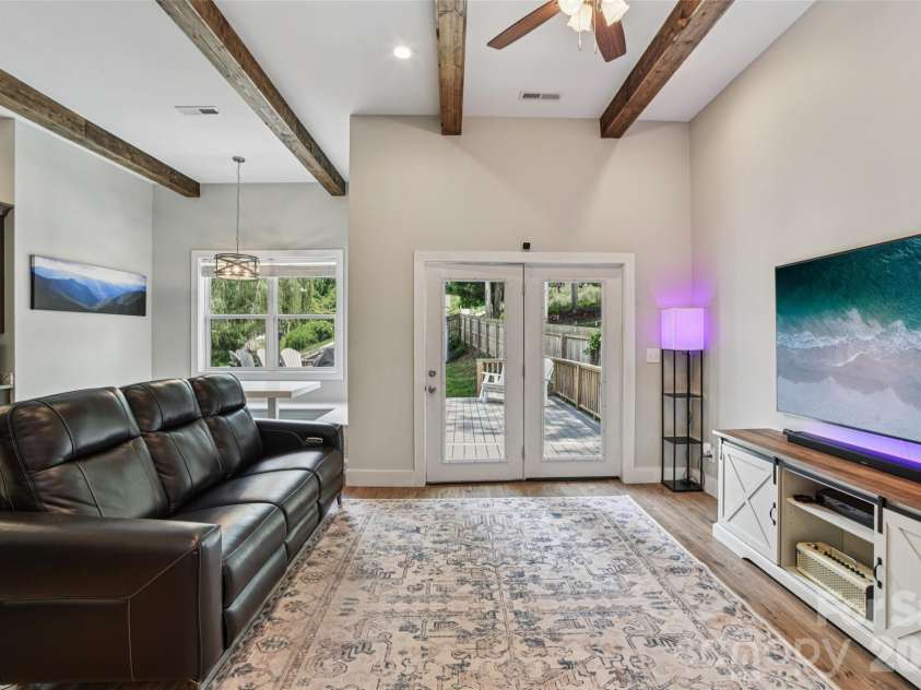 8 Apple Lane, Asheville, NC 28804.  MLS# CAR4354022, YatesRealty ID 16087. Beautiful ceiling beams and an open layout