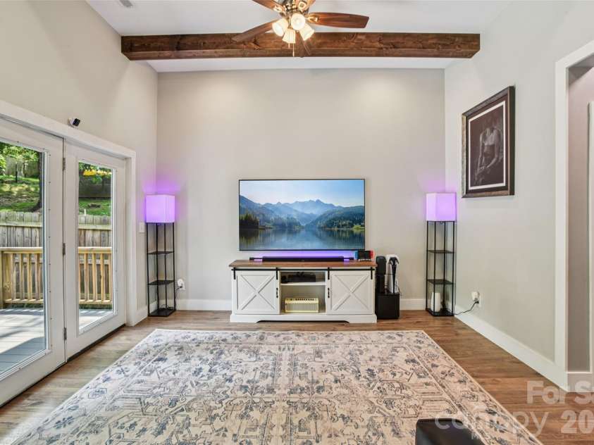 8 Apple Lane, Asheville, NC 28804.  MLS# CAR4354022, YatesRealty ID 16087. Craftsmen architecture and timeless design elements