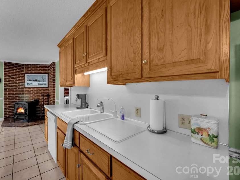 824 Forest Hills School Road, Marshville, NC 28103.  MLS# CAR4353815, YatesRealty ID 16088. 