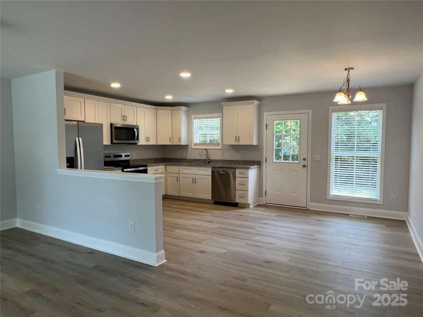 702 Park Avenue, Salisbury, NC 28144.  MLS# CAR4206260, YatesRealty ID 16089. 