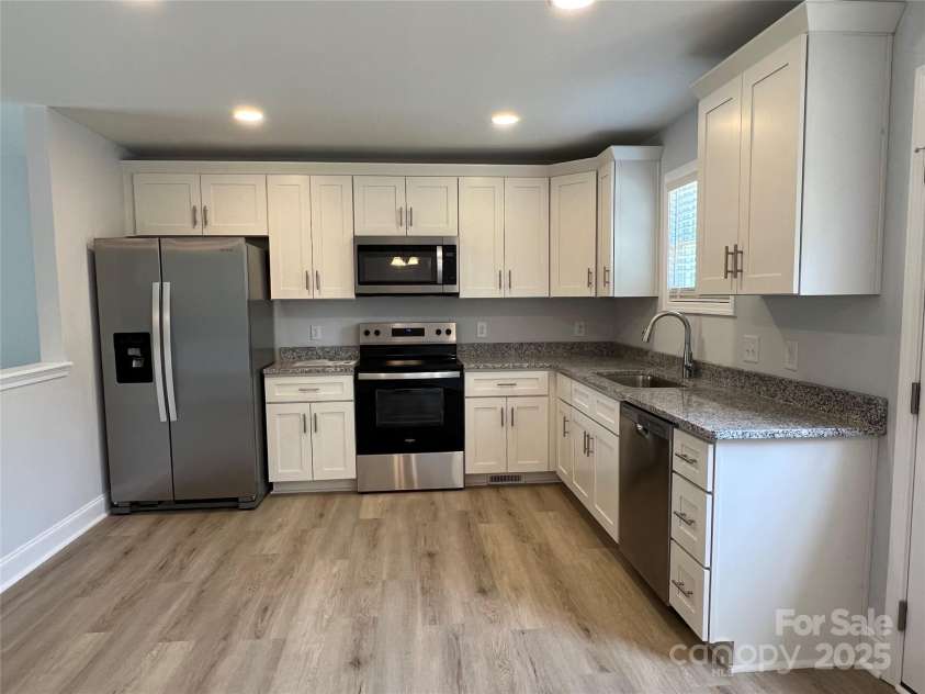 702 Park Avenue, Salisbury, NC 28144.  MLS# CAR4206260, YatesRealty ID 16089. 