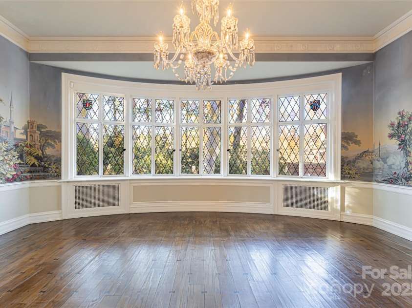 407 Vanderbilt Road, Asheville, NC 28803.  MLS# CAR4220669, YatesRealty ID 1609. 