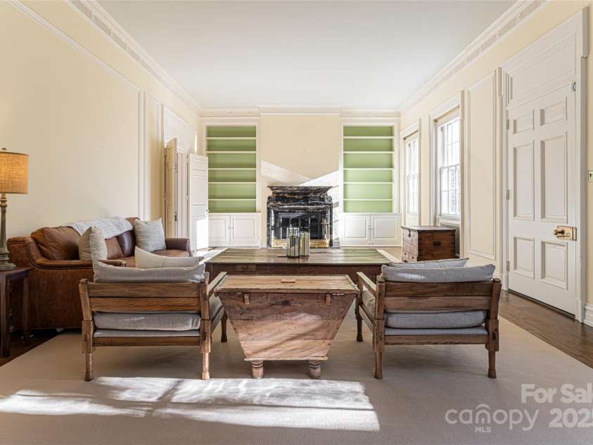 407 Vanderbilt Road, Asheville, NC 28803.  MLS# CAR4220669, YatesRealty ID 1609. 