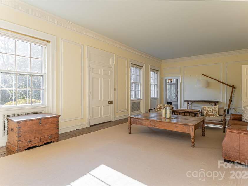 407 Vanderbilt Road, Asheville, NC 28803.  MLS# CAR4220669, YatesRealty ID 1609. 