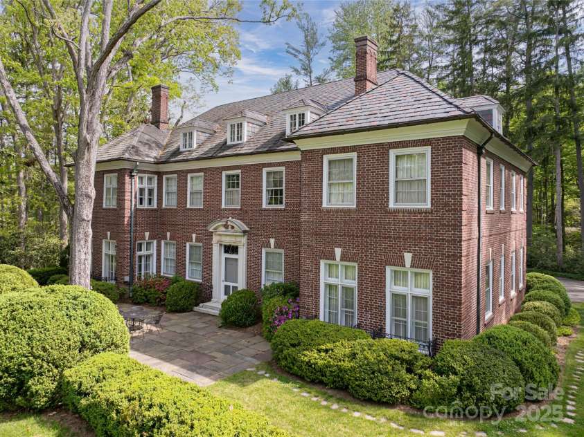 407 Vanderbilt Road, Asheville, NC 28803.  MLS# CAR4220669, YatesRealty ID 1609. 