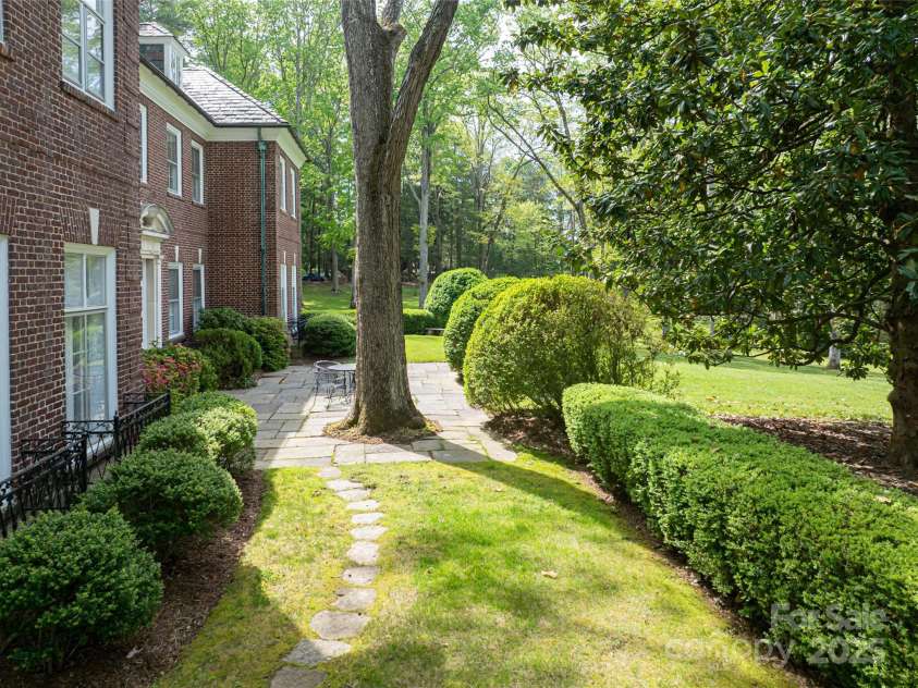 407 Vanderbilt Road, Asheville, NC 28803.  MLS# CAR4220669, YatesRealty ID 1609. 