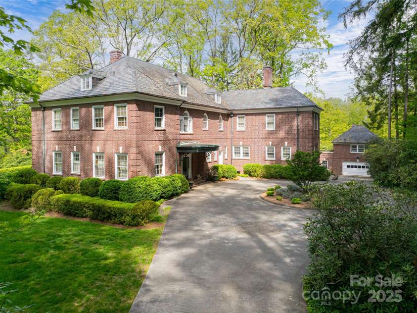 407 Vanderbilt Road, Asheville, NC 28803.  MLS# CAR4220669, YatesRealty ID 1609. 