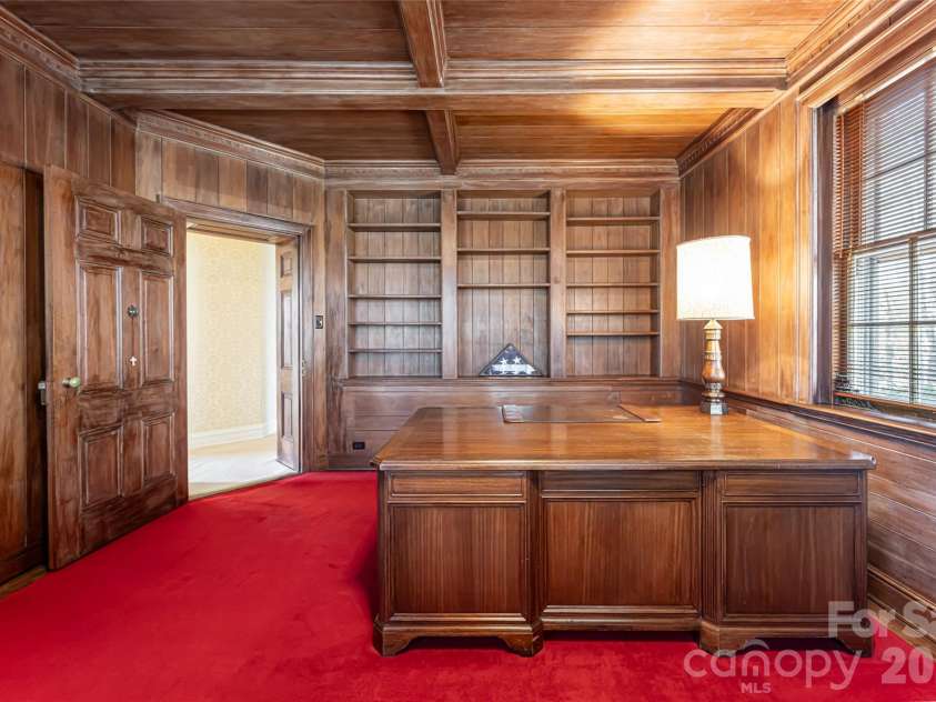 407 Vanderbilt Road, Asheville, NC 28803.  MLS# CAR4220669, YatesRealty ID 1609. 