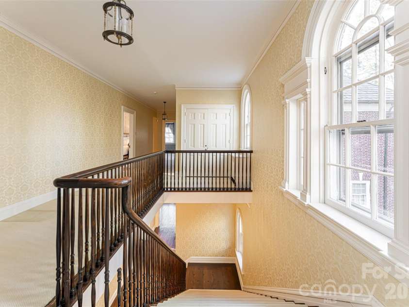 407 Vanderbilt Road, Asheville, NC 28803.  MLS# CAR4220669, YatesRealty ID 1609. 