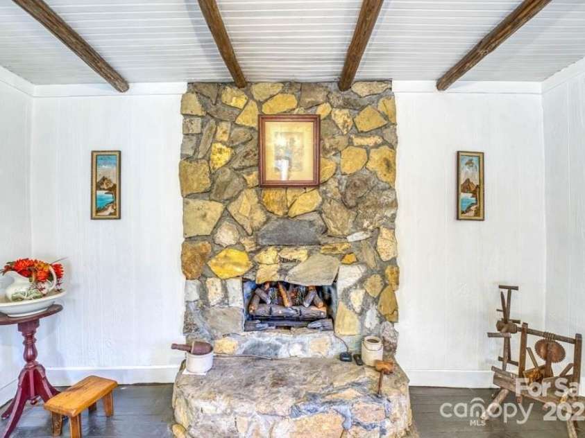 1782 Bald Mountain Road, Burnsville, NC 28714.  MLS# CAR4242119, YatesRealty ID 16091. 