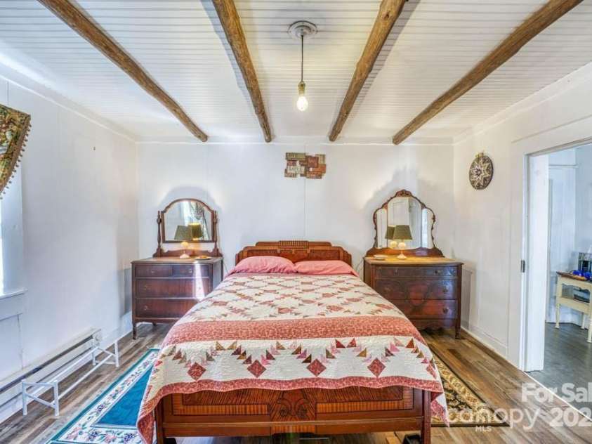 1782 Bald Mountain Road, Burnsville, NC 28714.  MLS# CAR4242119, YatesRealty ID 16091. 