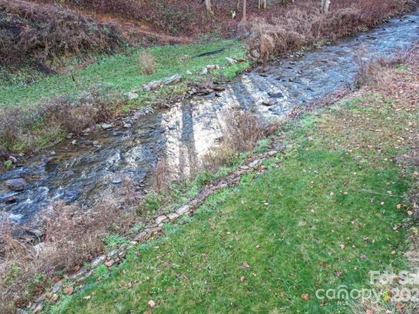 1782 Bald Mountain Road, Burnsville, NC 28714.  MLS# CAR4242119, YatesRealty ID 16091. 