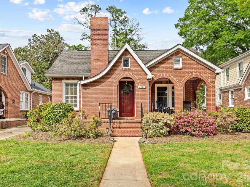 2137 Shenandoah Avenue, Charlotte, NC 28205.  MLS# CAR4369608, YatesRealty ID 16091. 