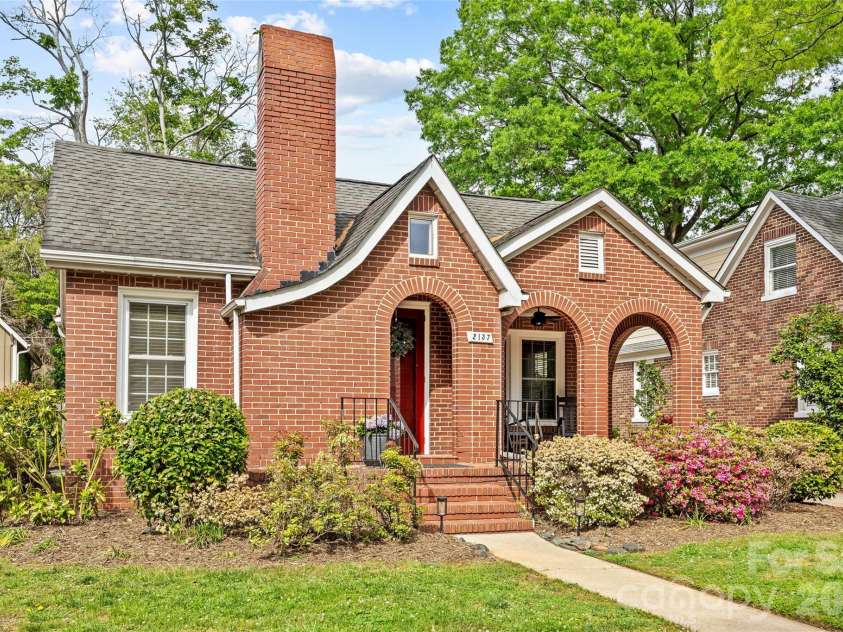 2137 Shenandoah Avenue, Charlotte, NC 28205.  MLS# CAR4369608, YatesRealty ID 16091. 