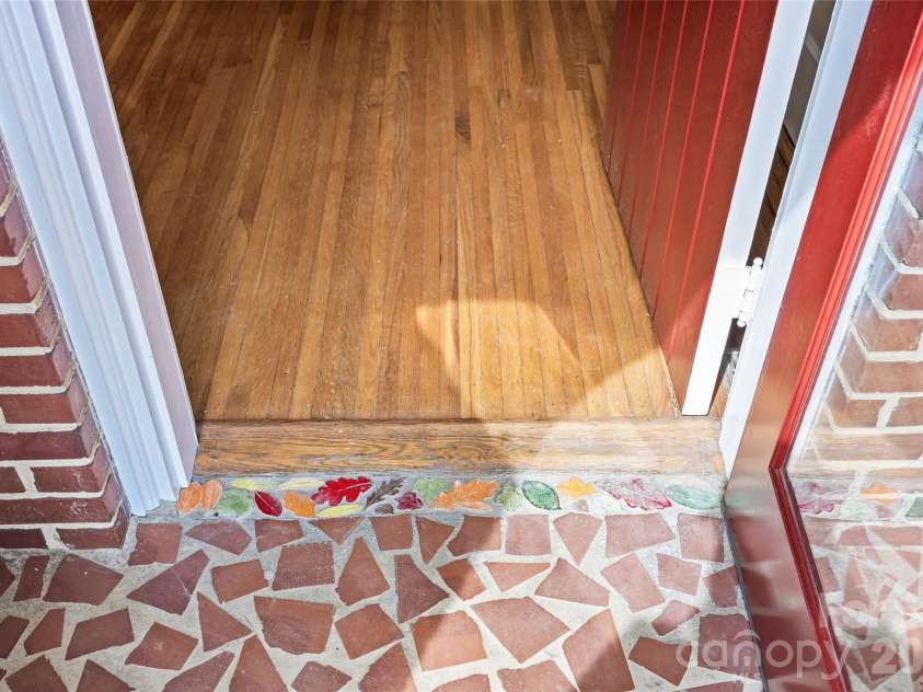 2137 Shenandoah Avenue, Charlotte, NC 28205.  MLS# CAR4369608, YatesRealty ID 16091. 