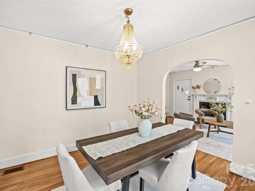 2137 Shenandoah Avenue, Charlotte, NC 28205.  MLS# CAR4369608, YatesRealty ID 16091. 