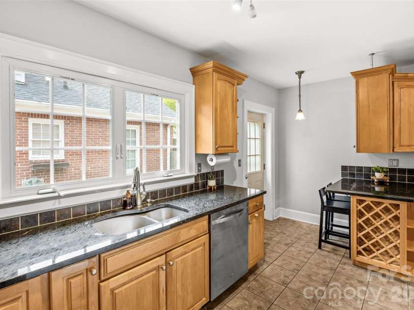 2137 Shenandoah Avenue, Charlotte, NC 28205.  MLS# CAR4369608, YatesRealty ID 16091. 