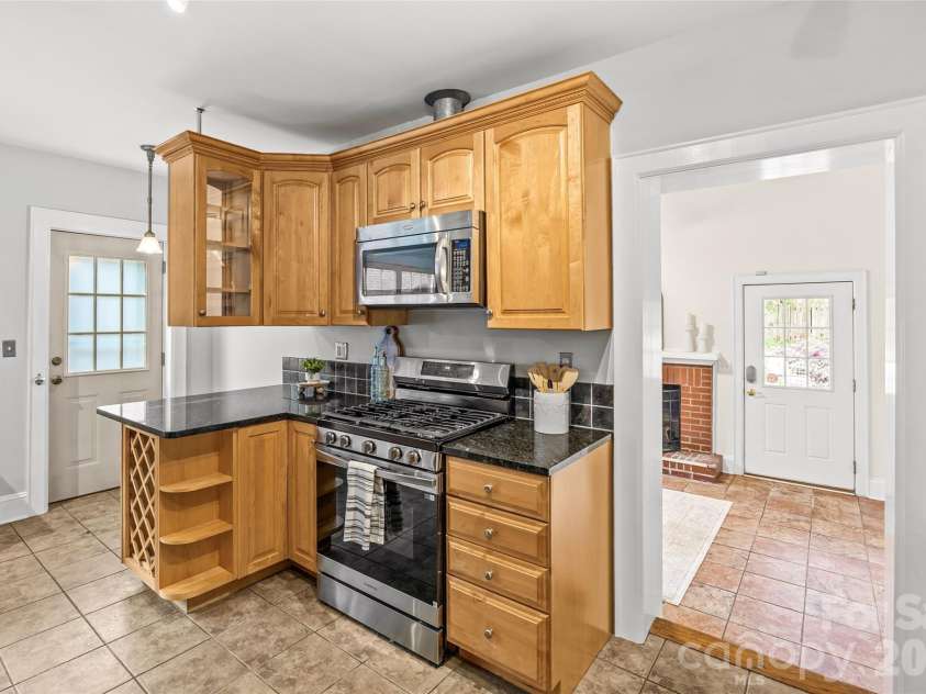 2137 Shenandoah Avenue, Charlotte, NC 28205.  MLS# CAR4369608, YatesRealty ID 16091. 