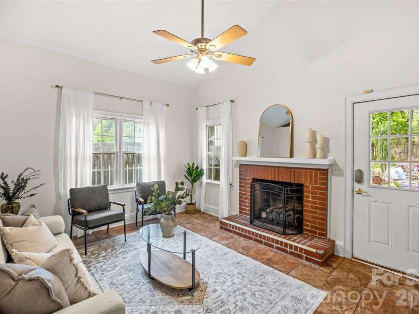 2137 Shenandoah Avenue, Charlotte, NC 28205.  MLS# CAR4369608, YatesRealty ID 16091. 
