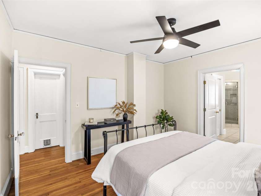 2137 Shenandoah Avenue, Charlotte, NC 28205.  MLS# CAR4369608, YatesRealty ID 16091. 