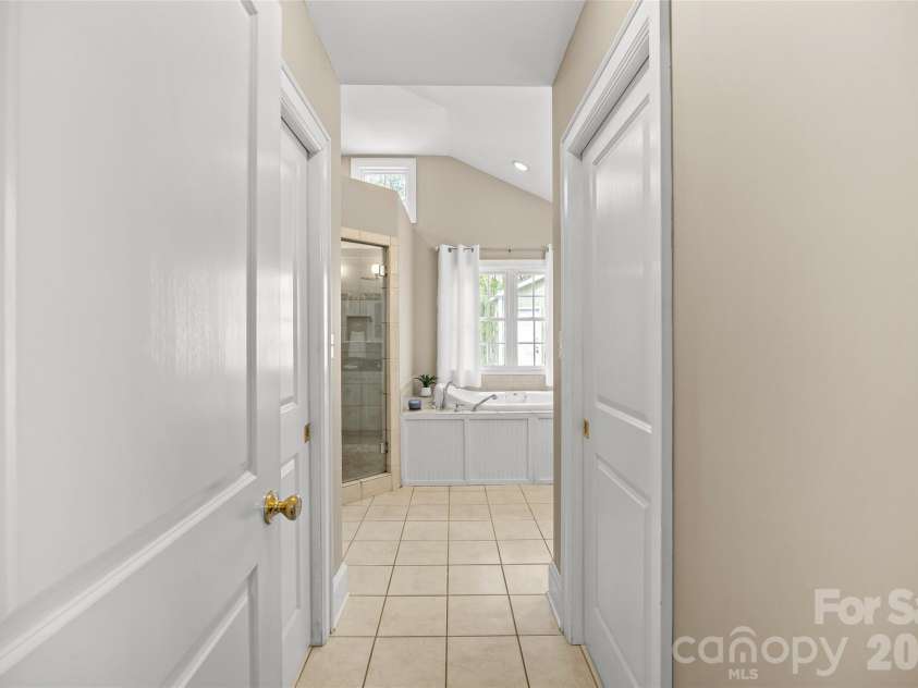 2137 Shenandoah Avenue, Charlotte, NC 28205.  MLS# CAR4369608, YatesRealty ID 16091. 