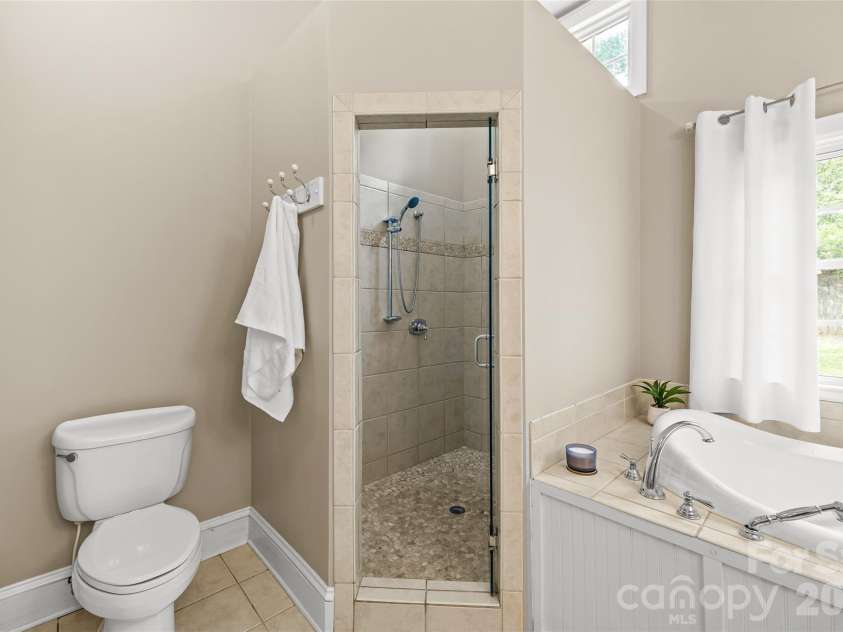 2137 Shenandoah Avenue, Charlotte, NC 28205.  MLS# CAR4369608, YatesRealty ID 16091. 