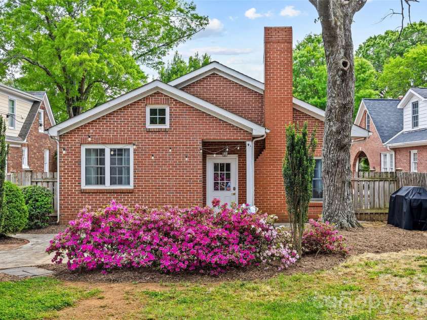 2137 Shenandoah Avenue, Charlotte, NC 28205.  MLS# CAR4369608, YatesRealty ID 16091. 