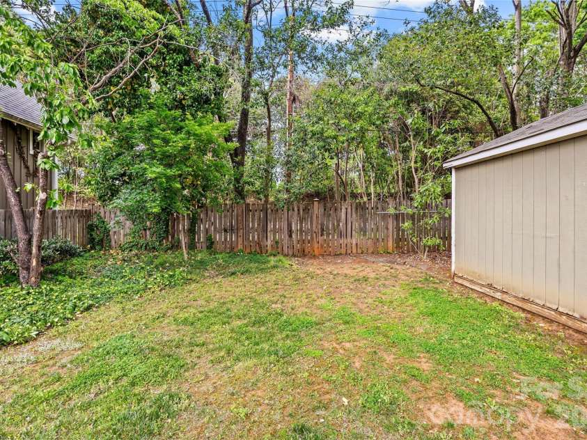 2137 Shenandoah Avenue, Charlotte, NC 28205.  MLS# CAR4369608, YatesRealty ID 16091. 