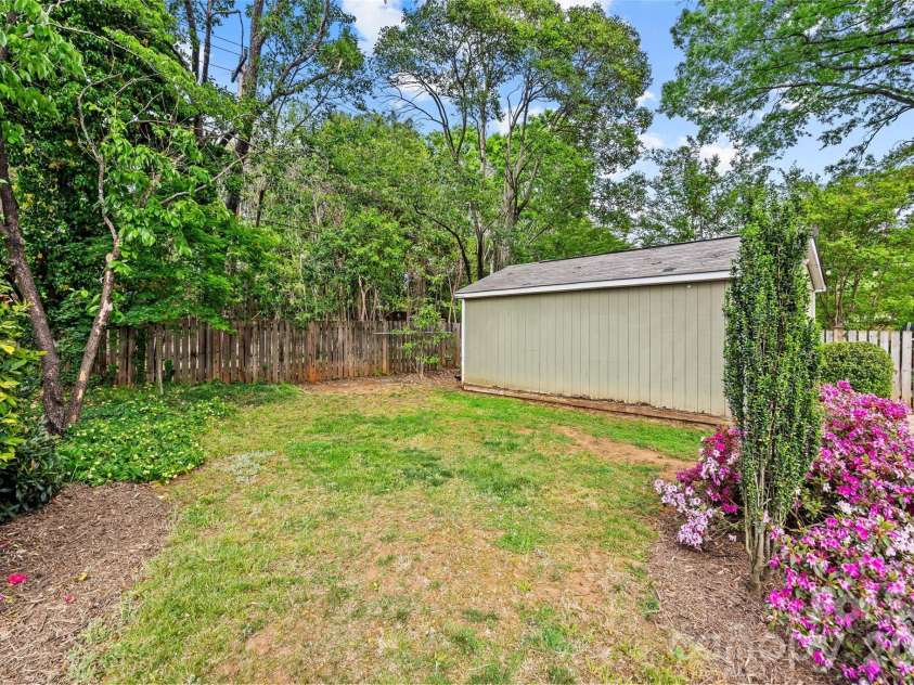 2137 Shenandoah Avenue, Charlotte, NC 28205.  MLS# CAR4369608, YatesRealty ID 16091. 