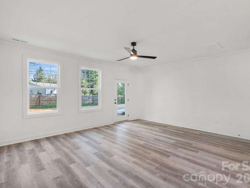 3142 Dublin Road, Charlotte, NC 28208.  MLS# CAR4367408, YatesRealty ID 16092. 