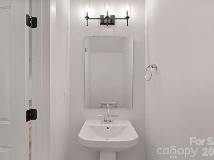 3142 Dublin Road, Charlotte, NC 28208.  MLS# CAR4367408, YatesRealty ID 16092. 
