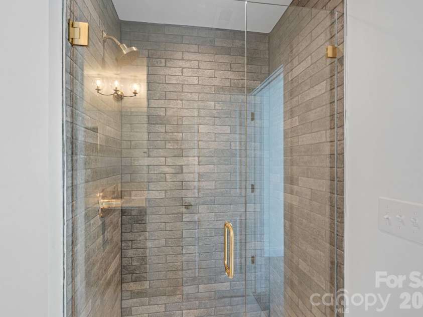 3142 Dublin Road, Charlotte, NC 28208.  MLS# CAR4367408, YatesRealty ID 16092. 