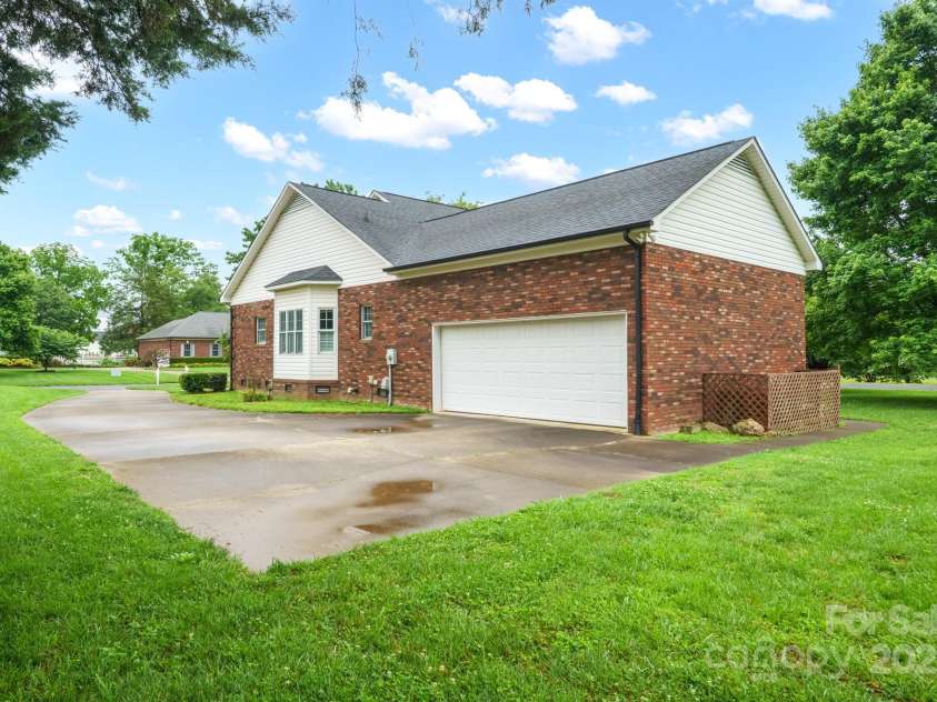 7189 Bovine Lane, Harrisburg, NC 28075.  MLS# CAR4263614, YatesRealty ID 16092. 