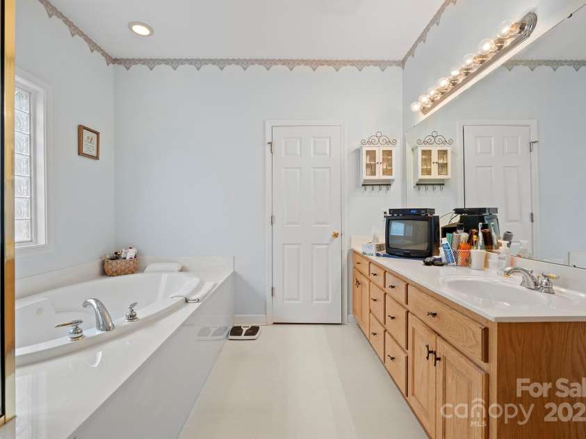 7189 Bovine Lane, Harrisburg, NC 28075.  MLS# CAR4263614, YatesRealty ID 16092. 