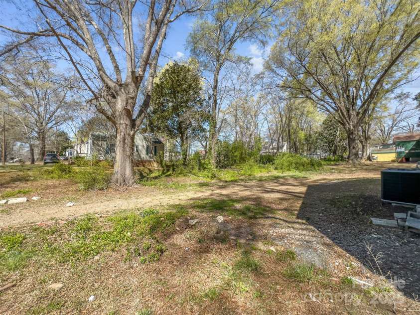 420 Coggins Avenue, Albemarle, NC 28001.  MLS# CAR4239832, YatesRealty ID 16093. 