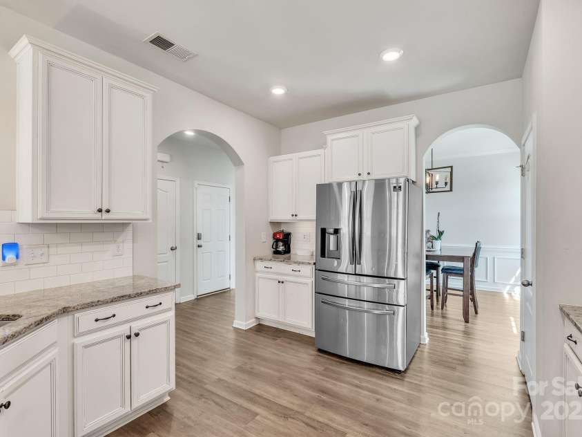 17712 Yarwill Court, Charlotte, NC 28278.  MLS# CAR4244525, YatesRealty ID 16095. 